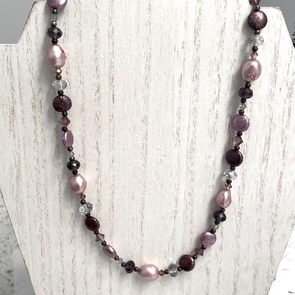 Shades of Lavender Beaded Necklace w/Silvertoned Clasp ~ Extends from 15” to 19” - Picture 9 of 9